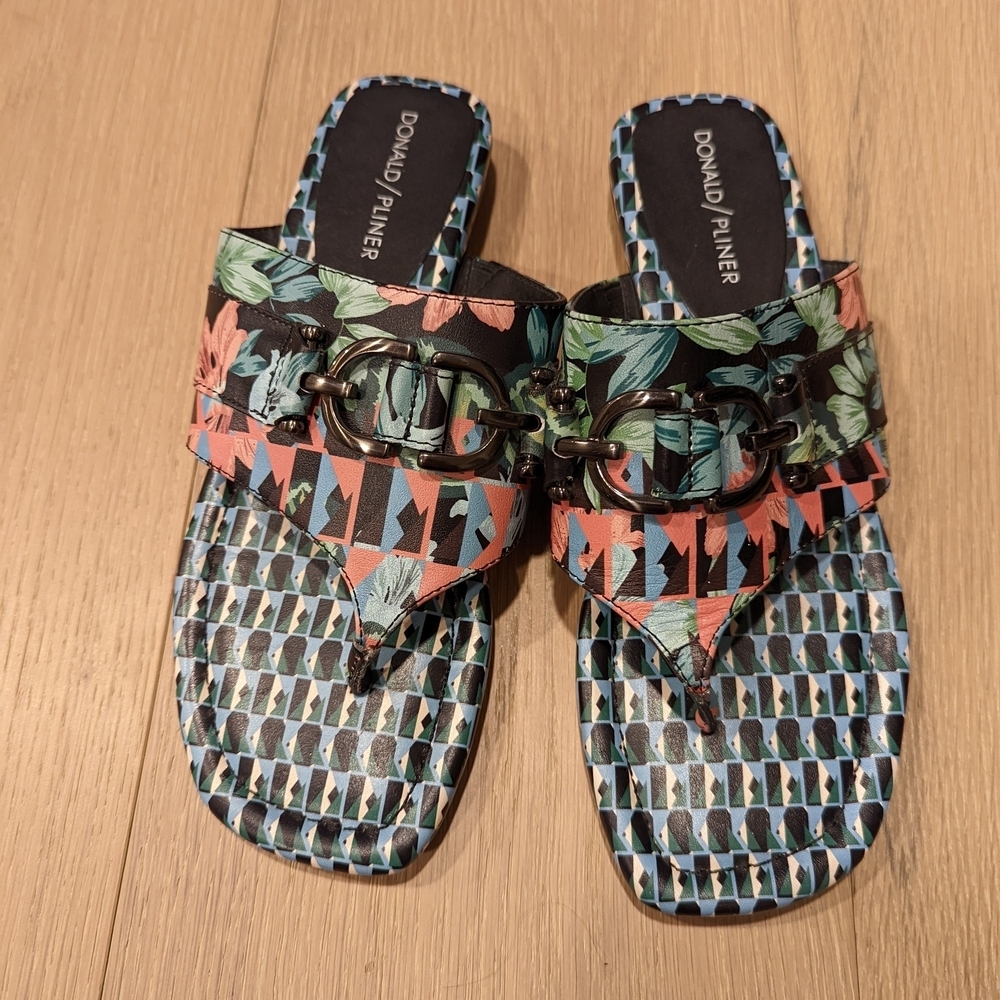 Donald J. Pliner Women's Multicolor Sandals